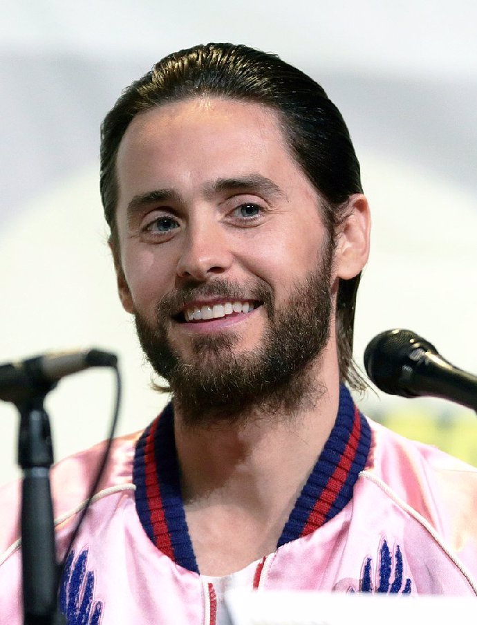 Jared Leto je známý zpěvák a herec.