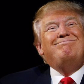 Americký prezident Donald Trump tvrdil, že sexuální identita transgenderových vojáků „je v rozporu se závazkem vojáka k čestnému, pravdomluvnému a disciplinovanému životnímu stylu."