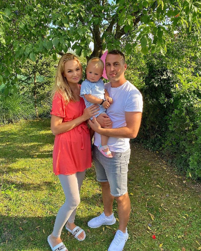 Tereza Fajksová se svým manželem.
