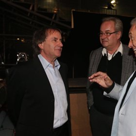 Tajemník Jan Adam (uprostřed) byl Gottovi po boku na cestách velmi často, důvěrně se znají, Adam vyřizoval veškerou Gottovu korespondenci. Byl odejit nedávno.