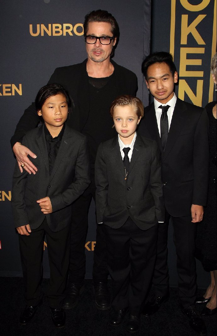 Brad Pitt má s Angelinou Jolie celkem šest dětí.