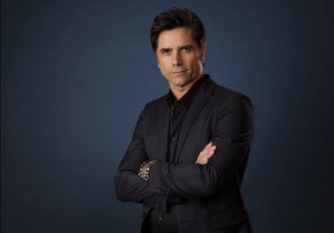 Dnes je z něj elegantně vypadající gentleman.