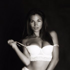 Adéla má být důvěrnou kamarádkou Vémoly.