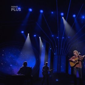 Zazpíval píseň Kometa.