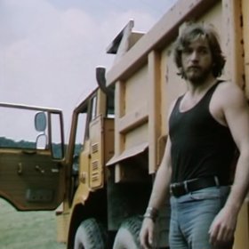 Vladimír Kratina ve filmu Prázdniny pro psa (1980).