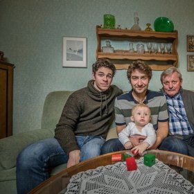 Hlavní hrdinové seriálu Poldové a nemluvně.