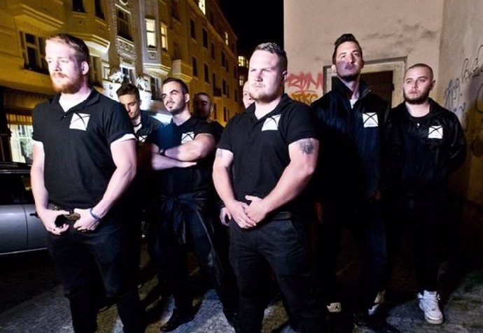To jsou oni. Kluci, kteří mají řešit konflikty...