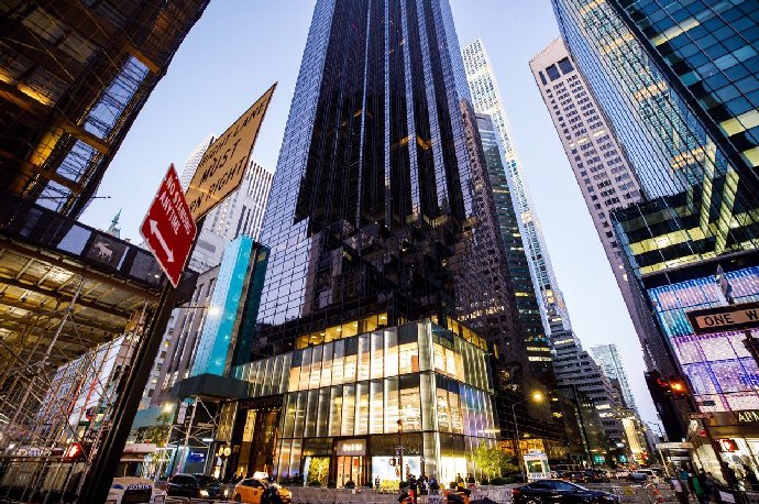 Trump Tower v New Yorku je chloubou dosluhujícího prezidenta.