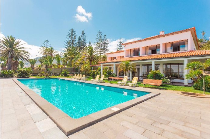 Cristiano Ronaldo si rád potrpí na luxusu.