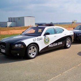 Trezor, který táhli za auty, bylo ve skutečnosti auto obklopené stěnami. Jeho řidič měl ve voze i záchod, aby neztrácel čas vystupováním, které zabralo 15 minut.