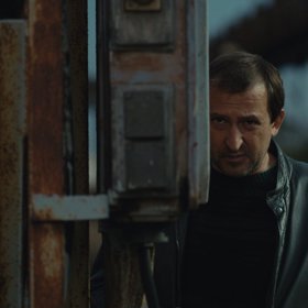 Martin Hofmann v seriálu Bez vědomí.