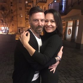 Mejdan se protáhl do noci.