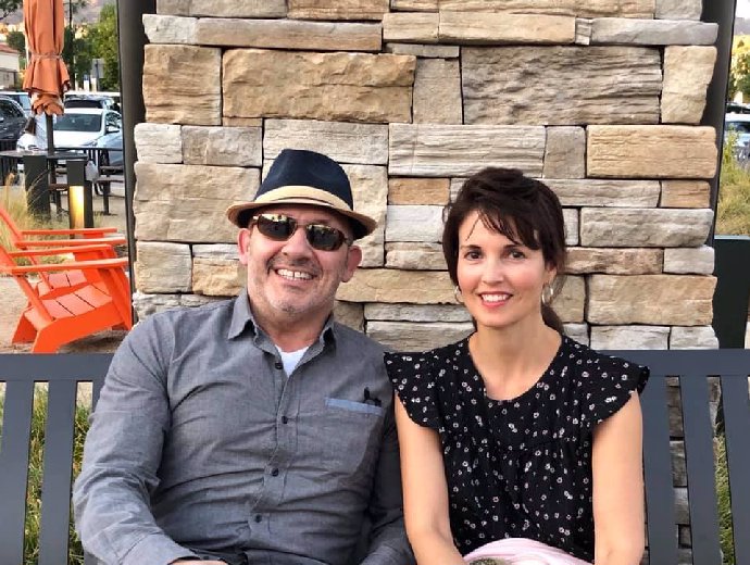 Brian Nahas a Angela Watson spolu randí od roku 2018.