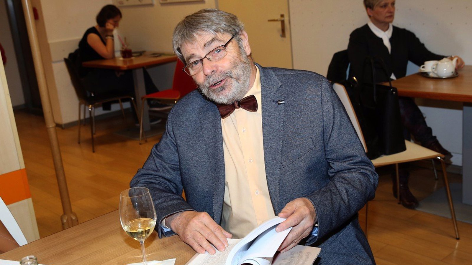 Vlna kritiky na hlavu Radima Uzla: Ať si zvykne, že na něj muži ...