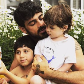 Michele Morrone je skvělým otcem svým dvěma synům.