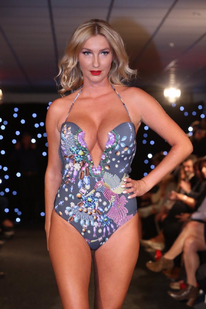 Sexy Dominika Mesarošová. 