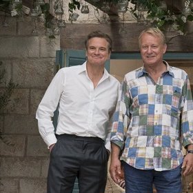 V původním filmu Mamma Mia! je kytara, kterou Donna (Meryl Streep) dostala od Harryho (Colin Firth). V tomto snímku si však kytaru Harry nechává a Donně se do rukou nedostane.