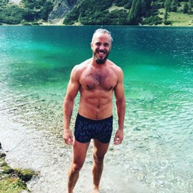 Snoubenec Alice Bendové je velký fešák.