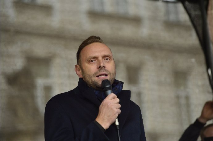 Miloš Knor okomentoval Pavlovu dovolenou v době voleb slovy, že o termínu voleb prezident věděl s dostatečným předstihem.