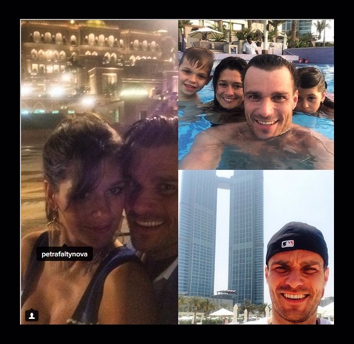 Leoš, Petra, děti, no prostě jedna velká, šťastná, kompaktní rodina na dovolené, ze které se překvapivě vrátili všichni pohromadě.