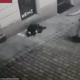 Teroristé zavraždili dva muže a dvě ženy.