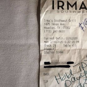 Anonymní pár nechal v Irma's Southwest Restaurant spropitné 9 400 dolarů, aby pomohl personálu.