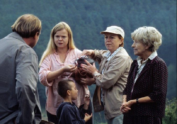 Ve snímku Výlet si Sabina Remundová zahrála po boku své maminky Ivy Janžurové.