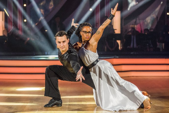 Tony Graves se ve StarDance předvedla.