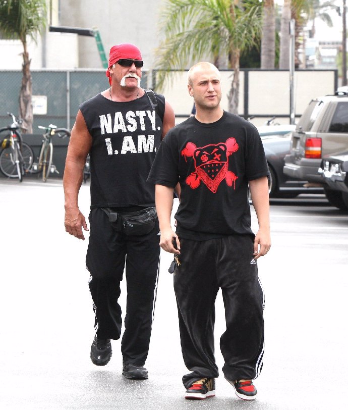 Hulk Hogan v kontroverzním tričku.