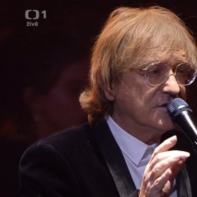 Miro během vystoupení.