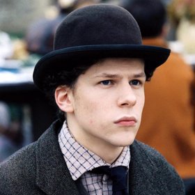 Do Varů dorazí Jesse Eisenberg.