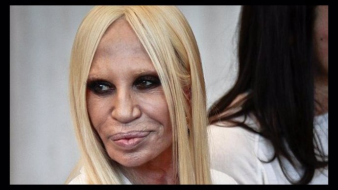 Donatella vypadala příšerně.
