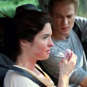 Je hlavní hrdinka v bezpečí?