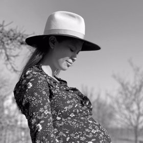 Monika Leová se pochlubila těhotenskými fotkami.