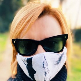 Musela zrušit narozeninovou oslavu.