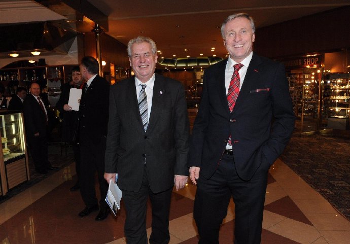Mirek Topolánek a Miloš Zeman v roce 2010.