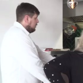 Vrátila se mu rakovina štítné žlázy.