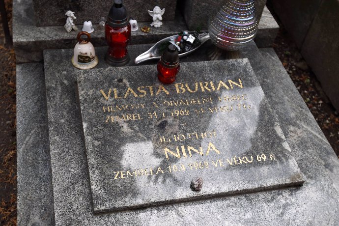 Vyšehradský hřbitov v Praze. Zde je pohřbený Vlasta Burian.