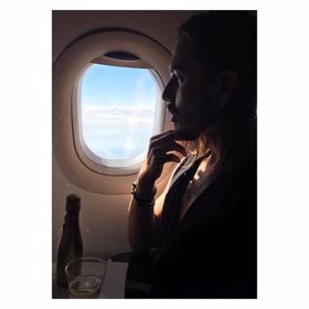 Sam je u celebrit oblíbený.