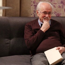 Obětuje tomu i peníze za vilu, kterou prodal.