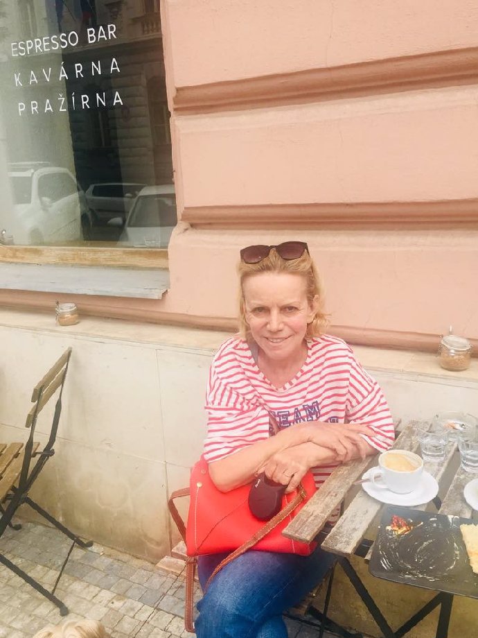 Podepsala se na ní závislost na cigaretách, lécích a alkoholu.