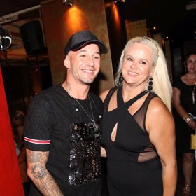 5. Monika Štiková se stále domnívá, že jí je dvacet.