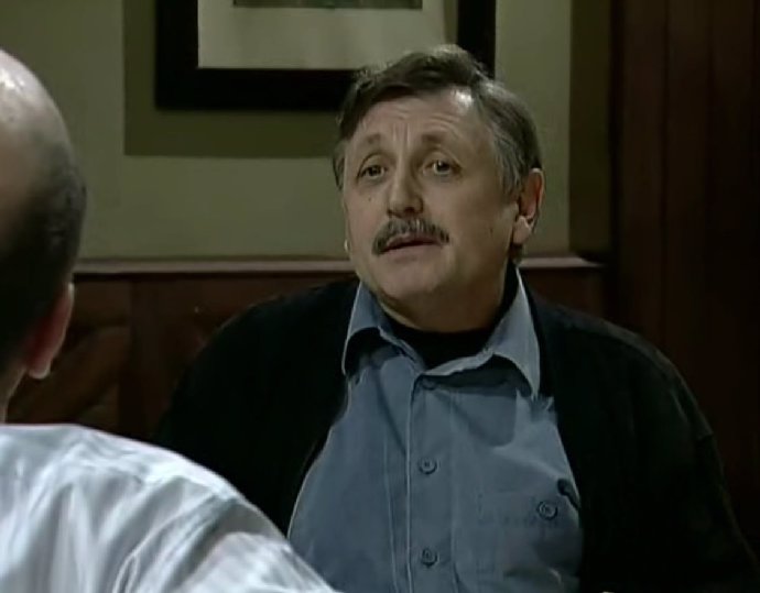 Vadil mu v nich cigaretový kouř.