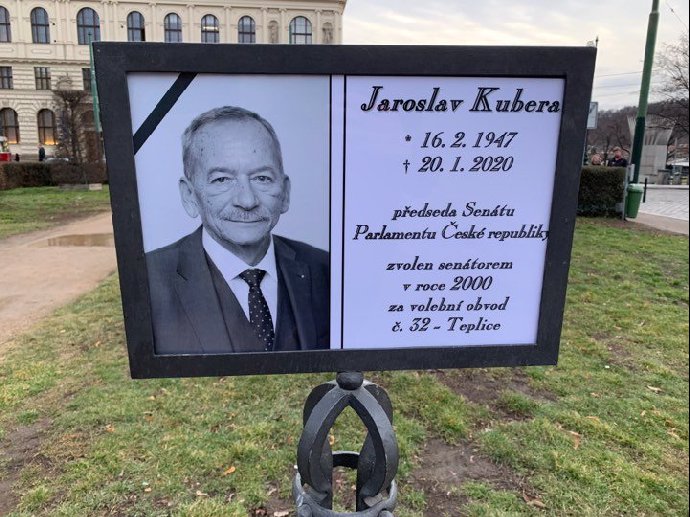 Na Kuberu lidé s láskou vzpomínají.