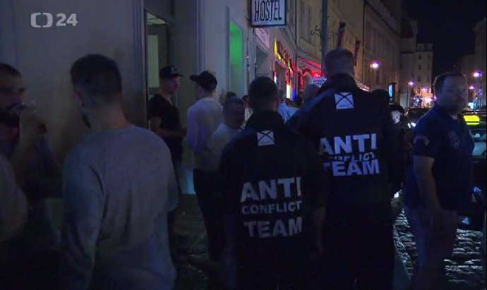 Tým v akci.
