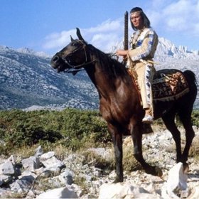 Lex Barker se proslavil rolí Old Shatterhanda ve Vinnetuovi.