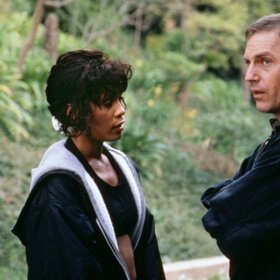 S Whitney Houston v osobním strážci.