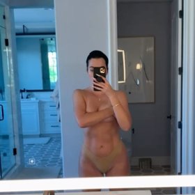 Khloe se rozhodla fanouškům dokázat, že vypadá skvěle i bez retuše.