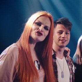 Mezi zpívajícími byli i Iva Pazderková a Jan Bendig.