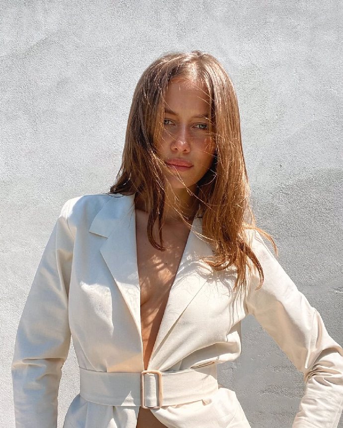 Angelina se zlobí hlavně proto, že si Brad nenechává nic pro sebe a všude se tím chlubí.